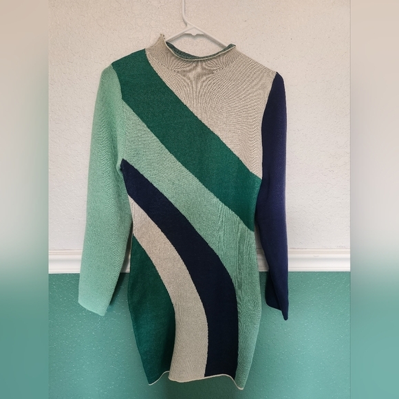 Green Fitted Long‎ Sleeve Sweater Dress Womes Size MEDIUM - Picture 3 of 8